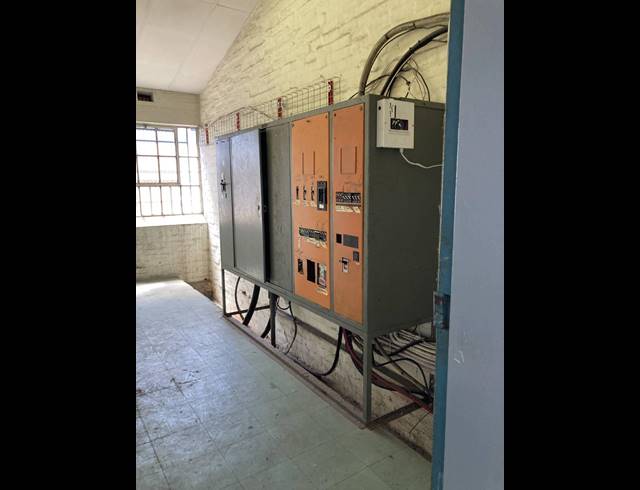 2,056.30M² FACTORY RENTED IN LANSDOWNE
